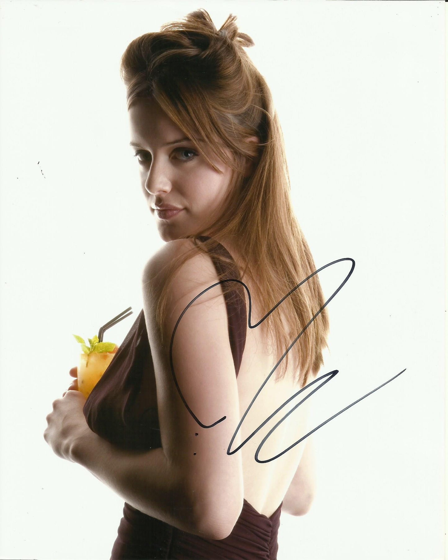 MICHELLE RYAN SIGNED SEXY 8X10 PHOTO (2)