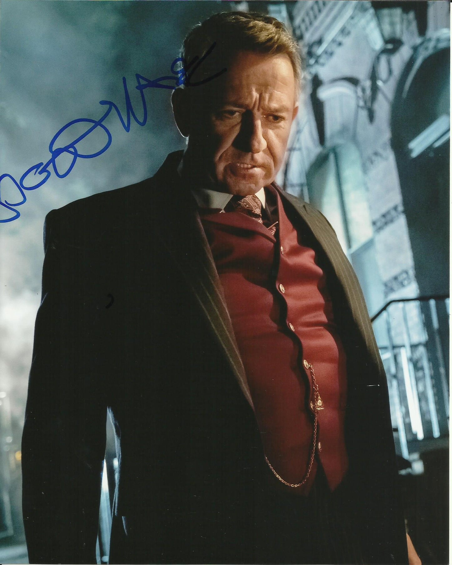 SEAN PERTWEE SIGNED GOTHAM 8X10 PHOTO (1)
