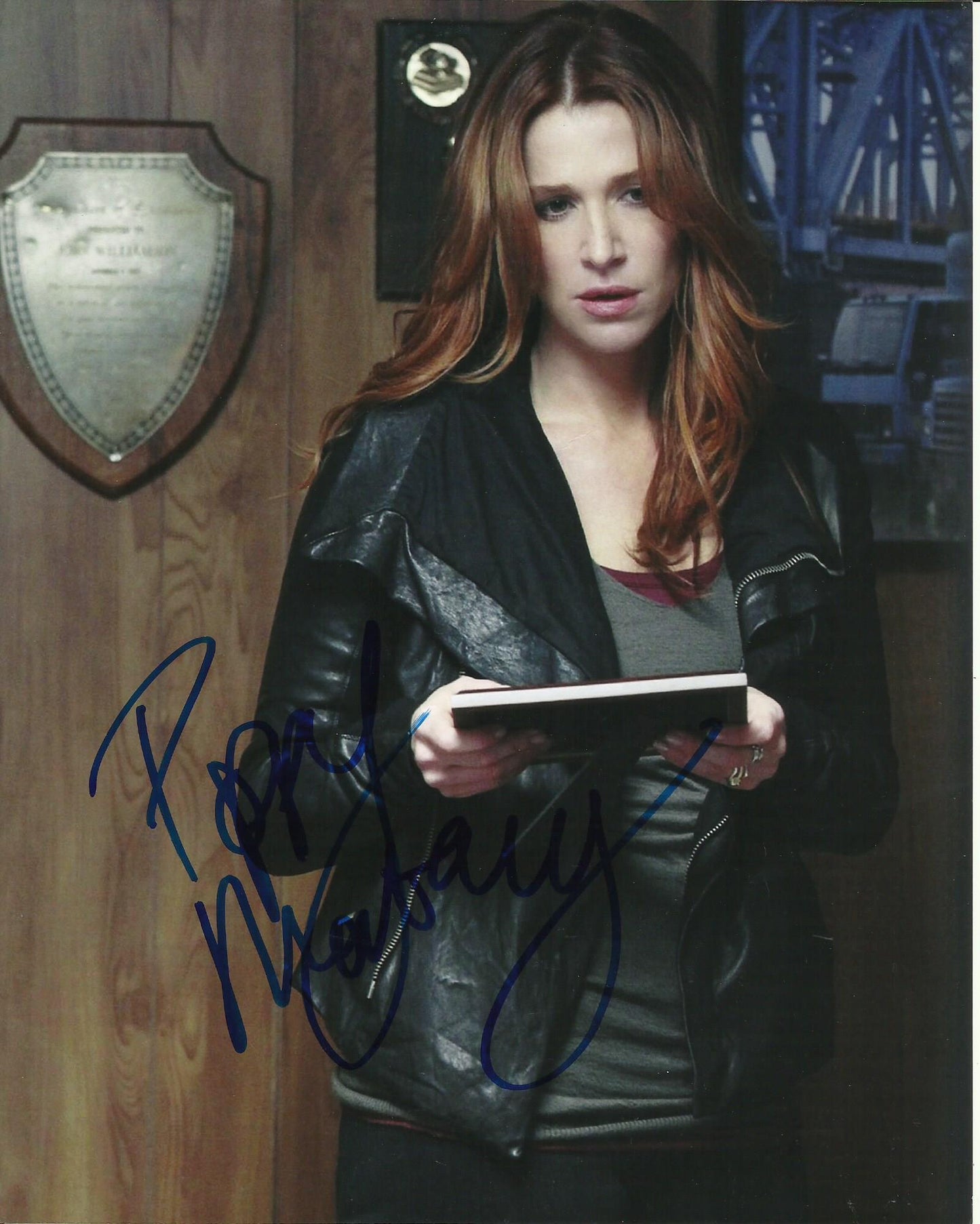 POPPY MONTGOMERY SIGNED SEXY UNFORGETTABLE 10X8 PHOTO (1)