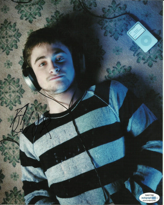 DANIEL RADCLIFFE SIGNED 8X10 PHOTO (2) ALSO ACOA CERTIFIED