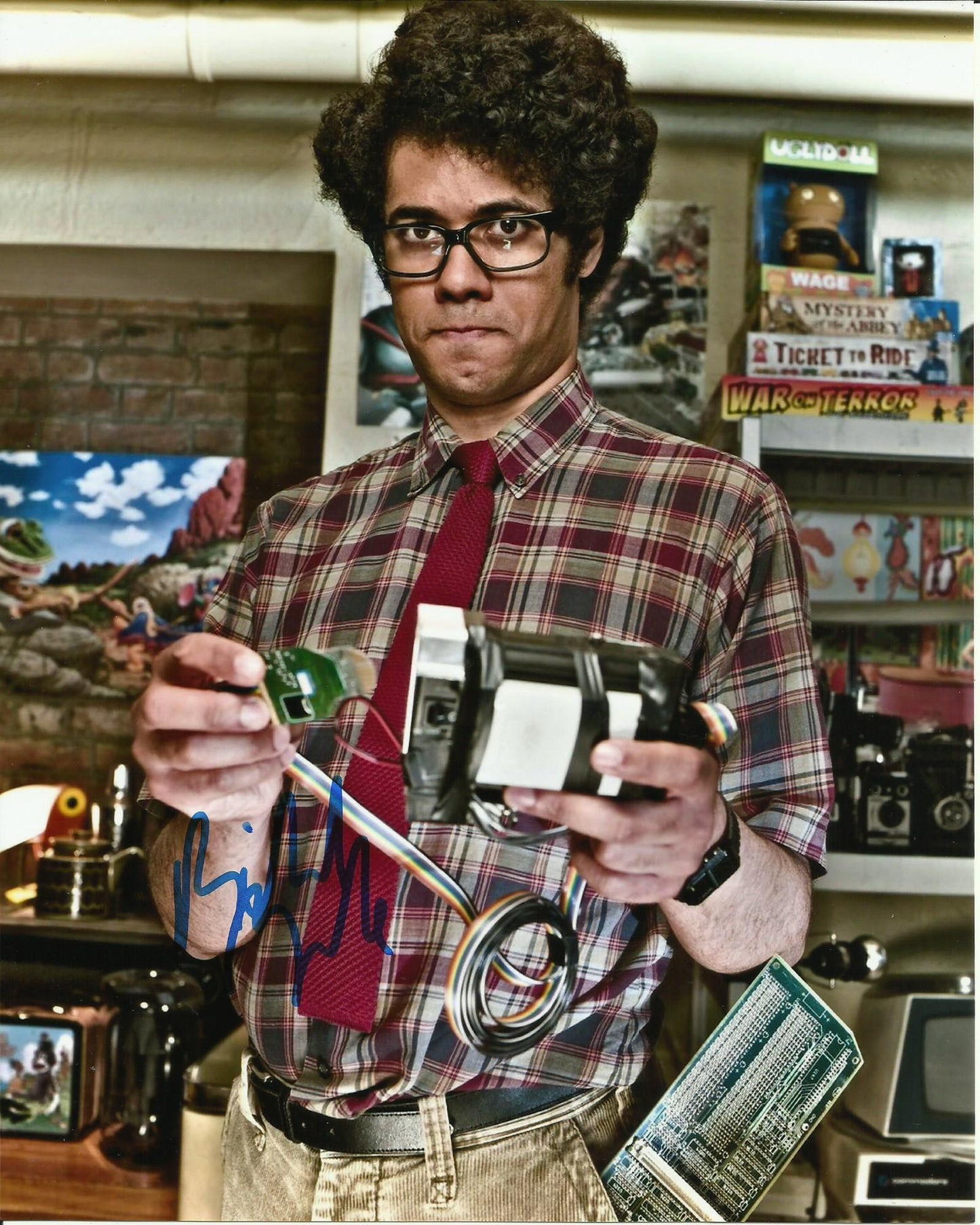 RICHARD AYOADE SIGNED IT CROWD 8X10 PHOTO (3)