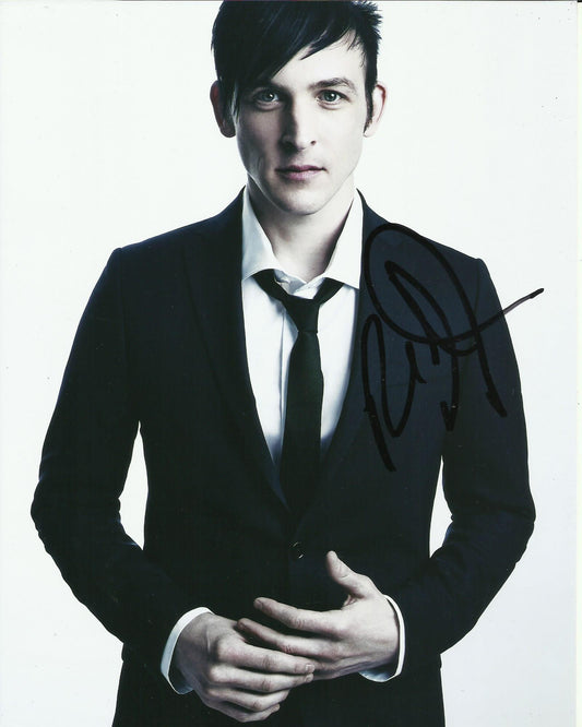 ROBIN LORD TAYLOR SIGNED GOTHAM 8X10 PHOTO (5)