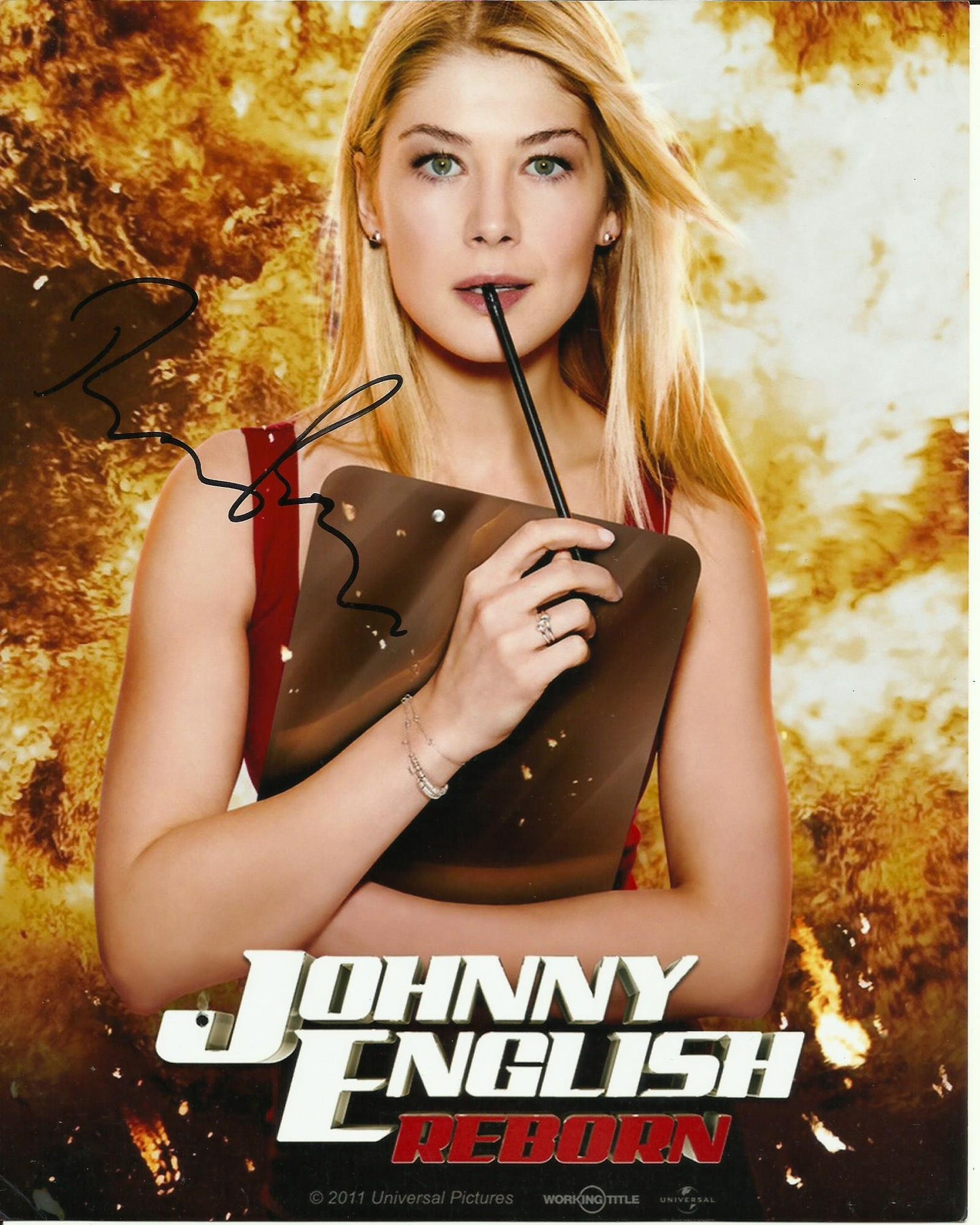 ROSAMUND PIKE SIGNED JOHNNY ENGLISH 10X8 PHOTO