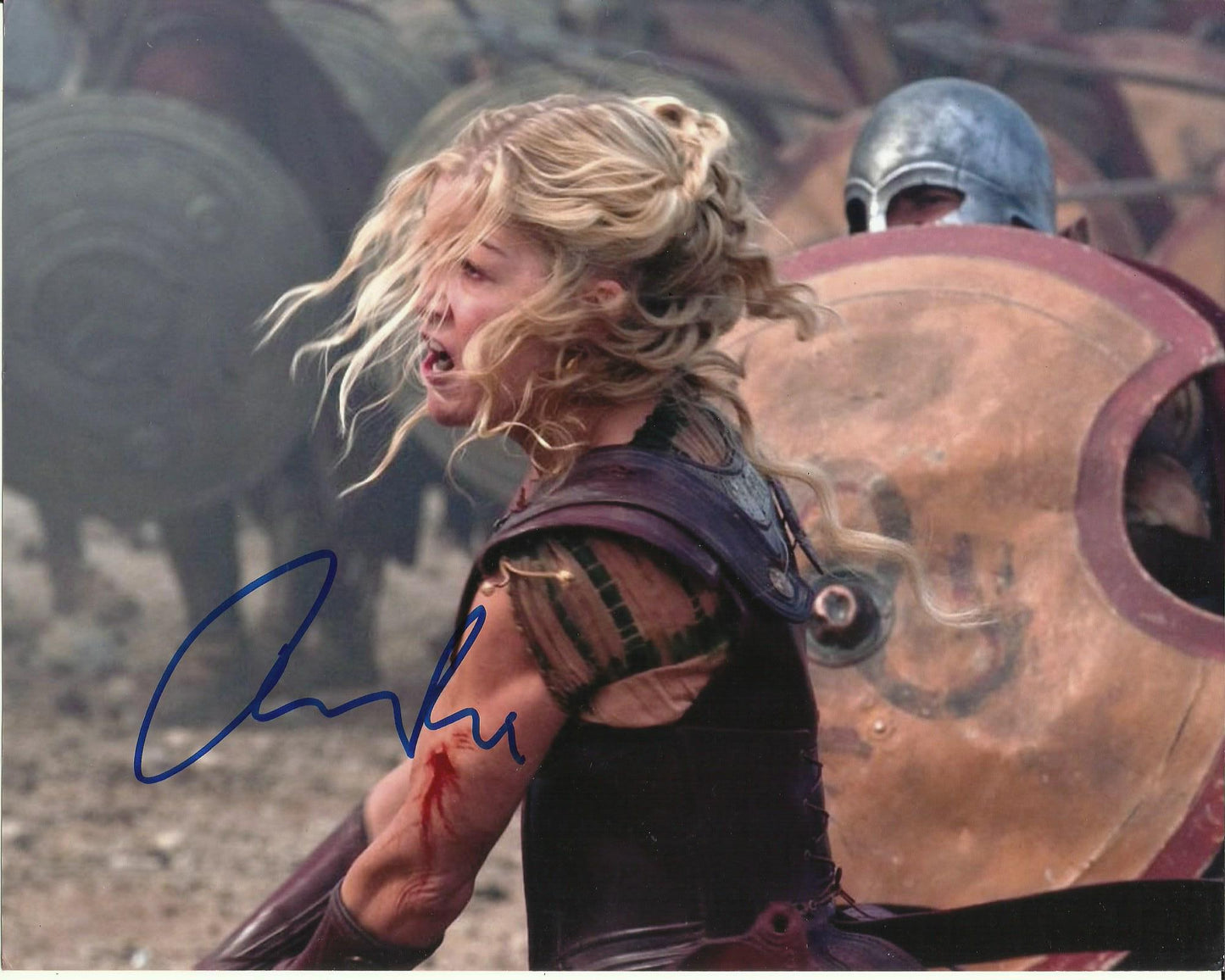 ROSAMUND PIKE SIGNED WRATH OF THE TITANS 10X8 PHOTO (2)