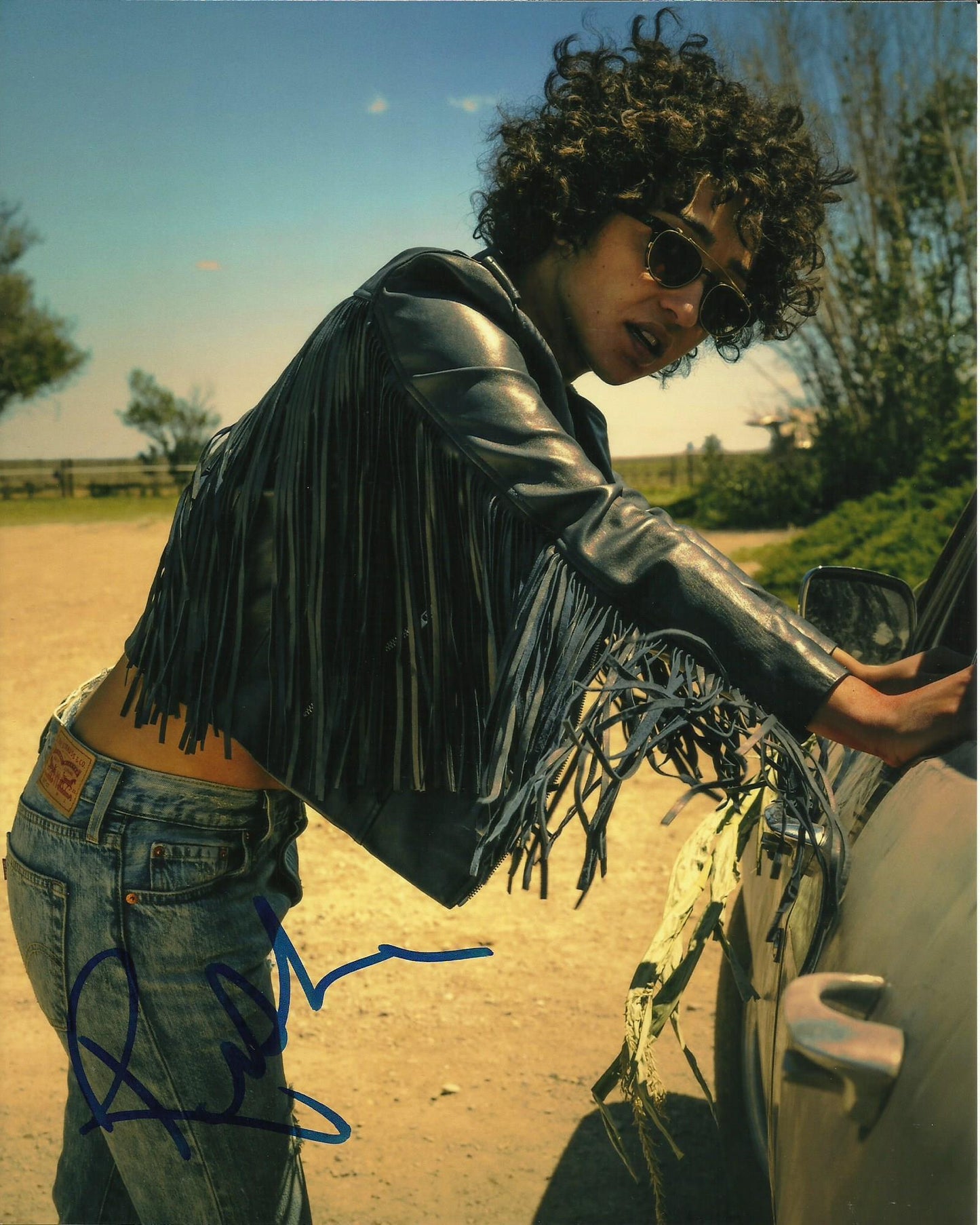 RUTH NEGGA SIGNED SEXY PREACHER 10X8 PHOTO (2)