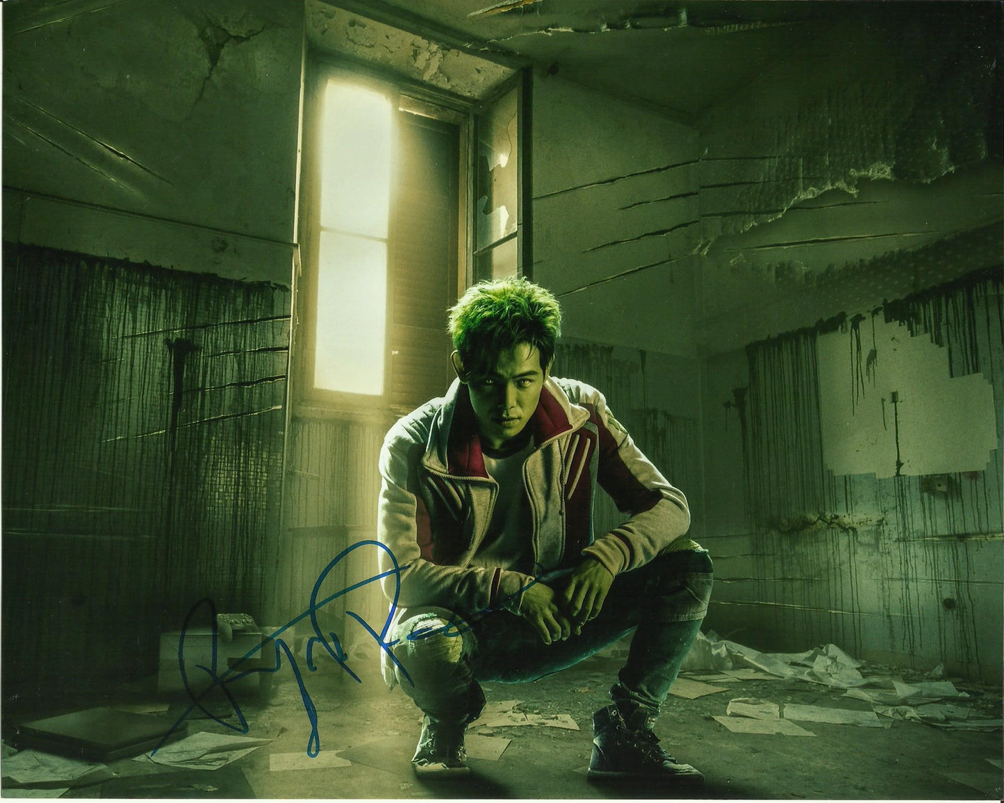 RYAN POTTER SIGNED TITANS 8X10 PHOTO (1)