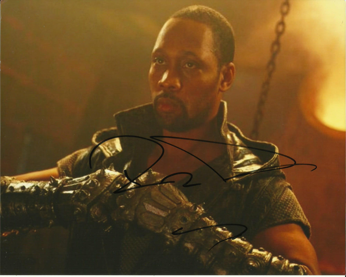RZA SIGNED MAN WITH THE IRON FISTS 8X10 PHOTO (1)