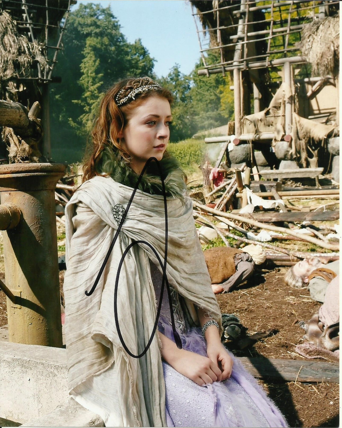 SARAH BOLGER SIGNED ONCE UPON A TIME 10X8 PHOTO (2)