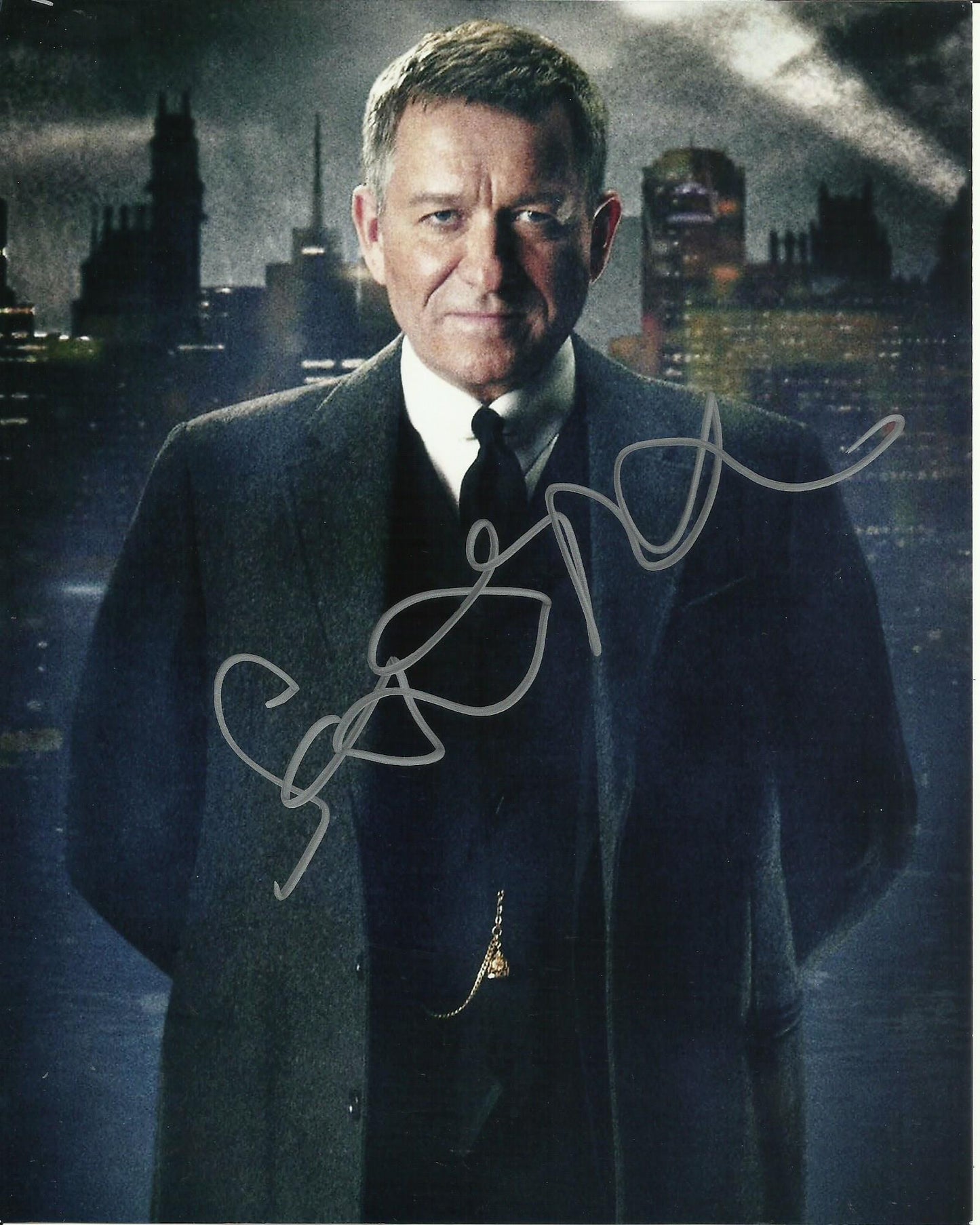 SEAN PERTWEE SIGNED GOTHAM 8X10 PHOTO (4)