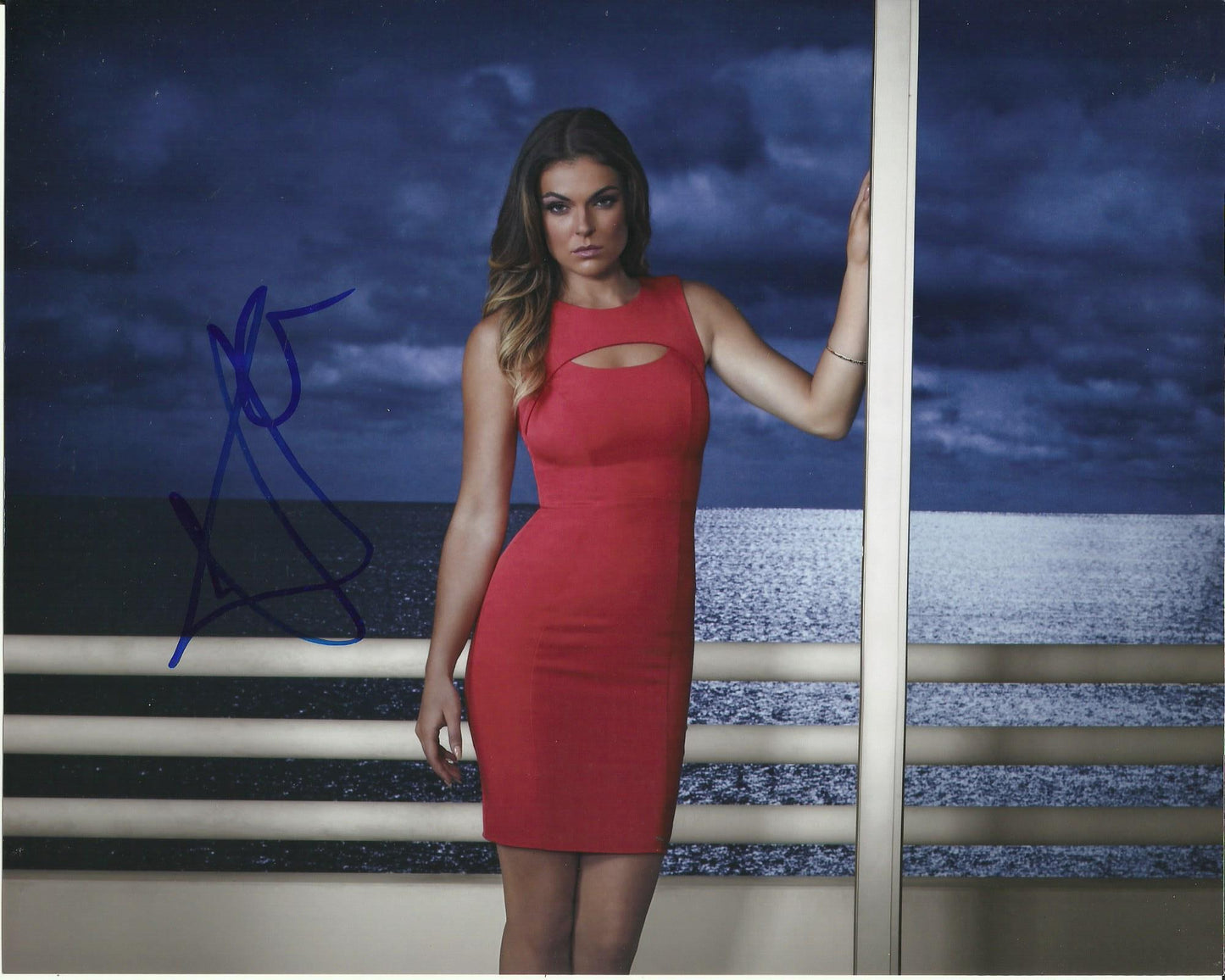 SERINDA SWAN SIGNED SEXY GRACELAND 10X8 PHOTO (3)