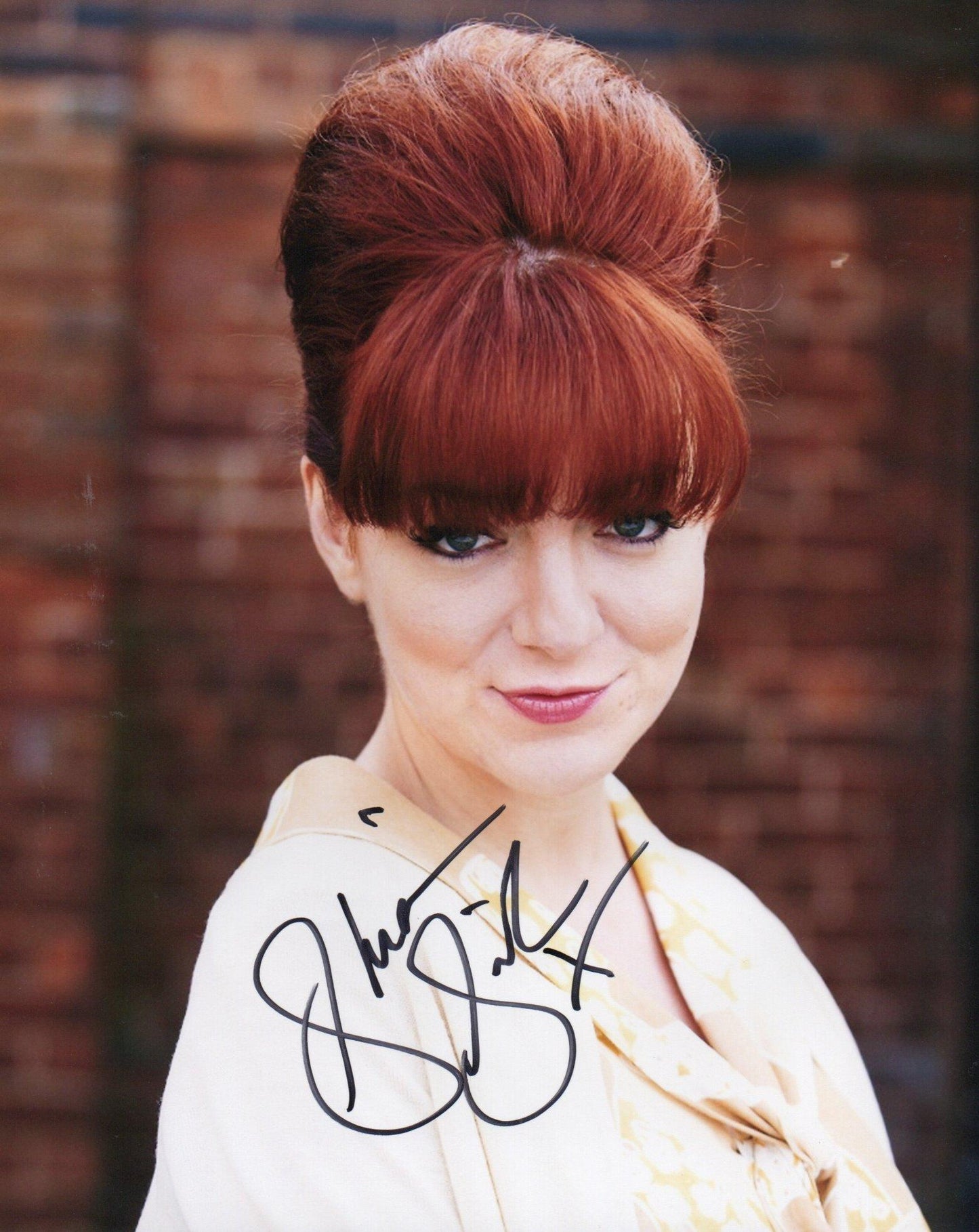 SHERIDAN SMITH SIGNED CILLA 10X8 PHOTO (2)
