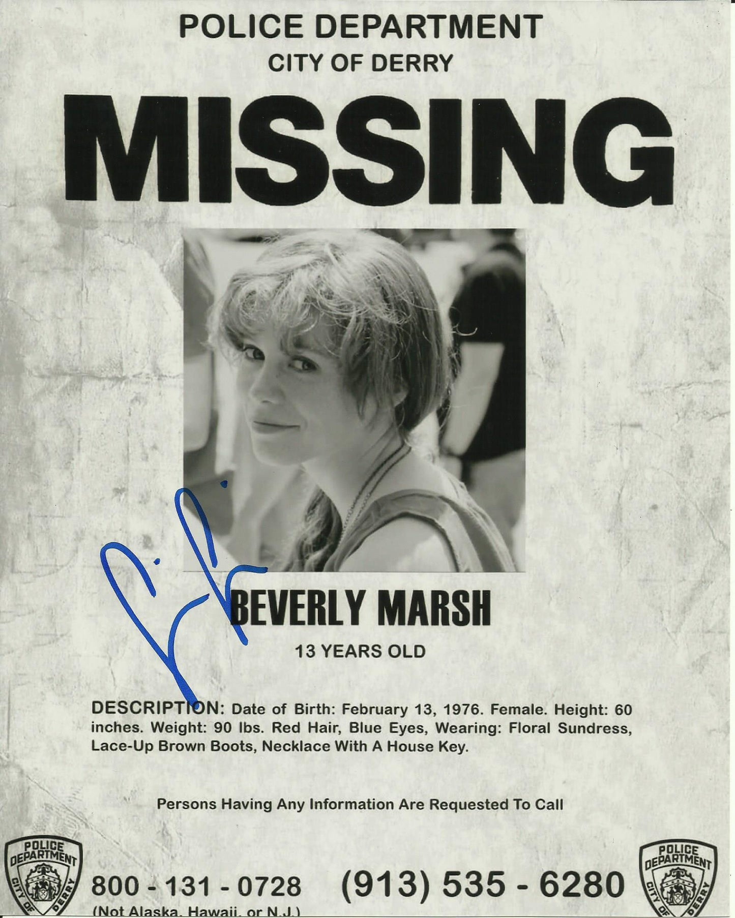 SOPHIA LILLIS SIGNED IT 10X8 PHOTO (1)