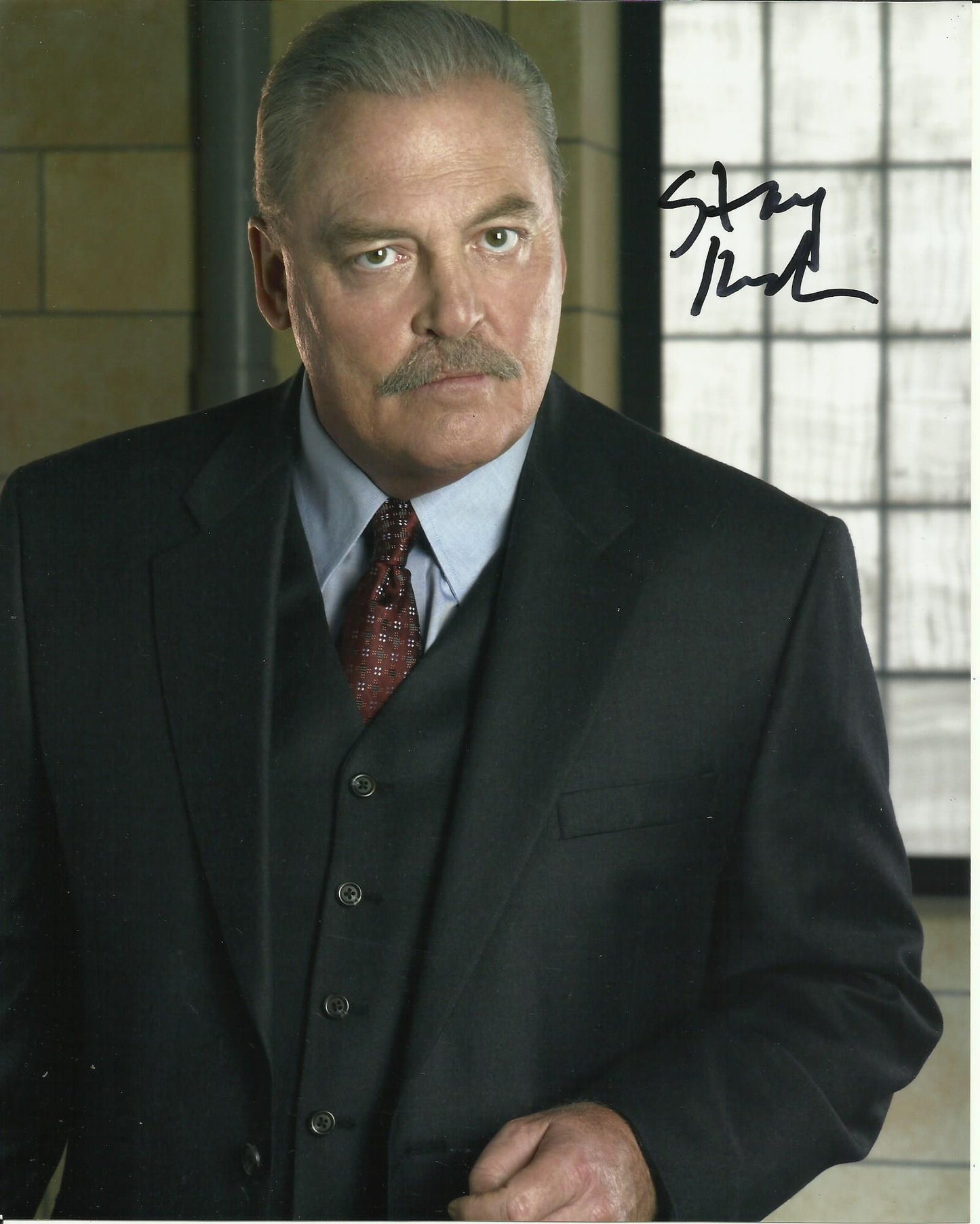 STACY KEACH SIGNED PRISON BREAK 8X10 PHOTO