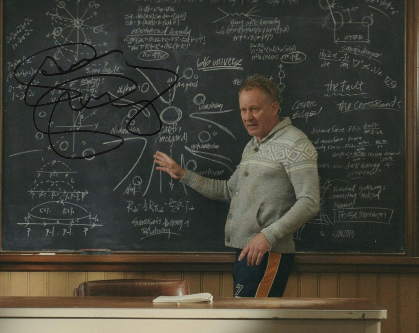 STELLAN SKARSGARD SIGNED THOR 8X10 PHOTO (2)