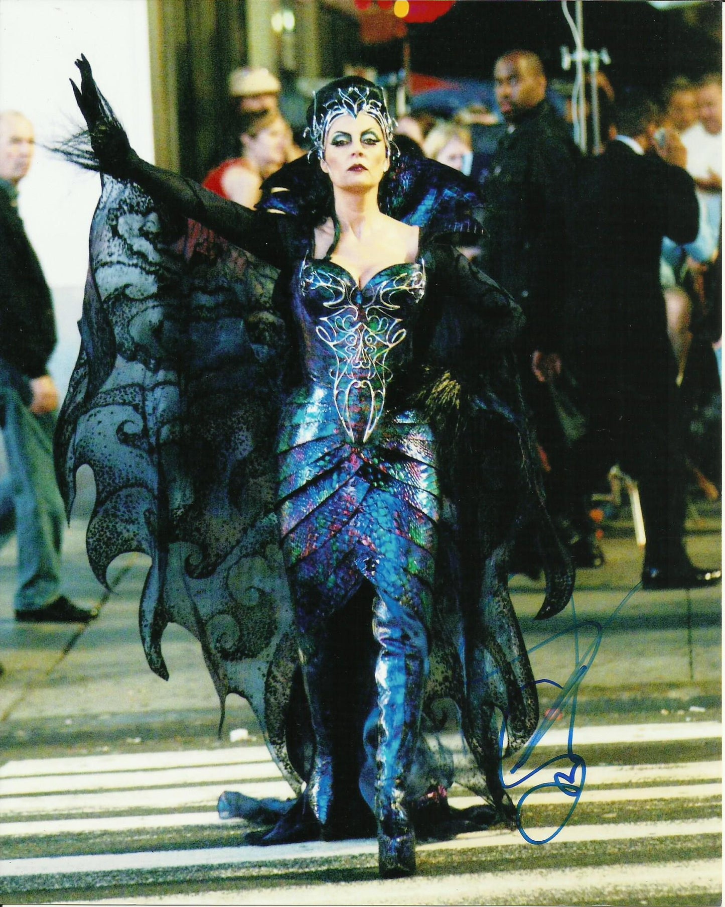 SUSAN SARANDON SIGNED ENCHANTED 10X8 PHOTO (2)