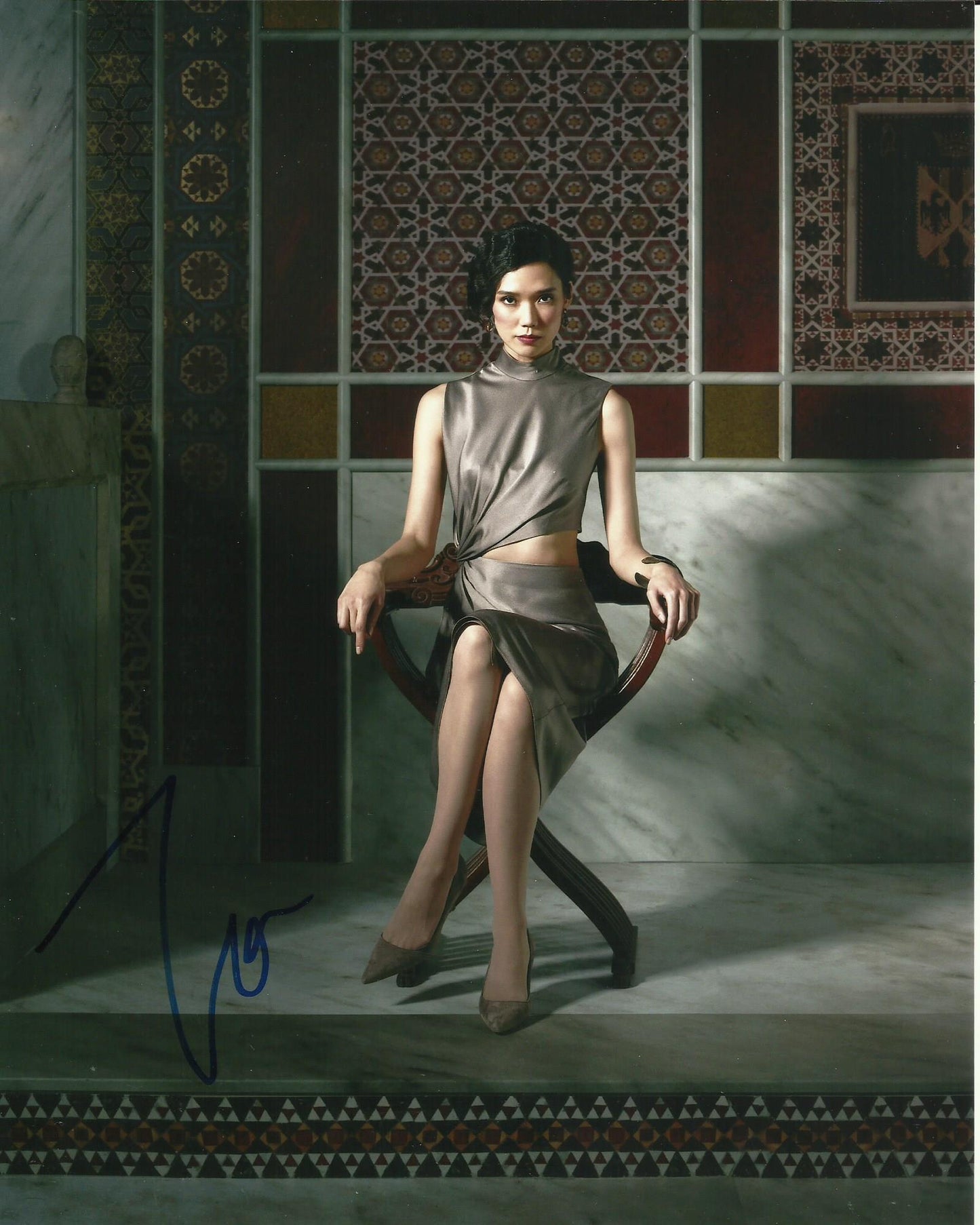 TAO OKAMOTO SIGNED HANNIBAL 10X8 PHOTO (2)