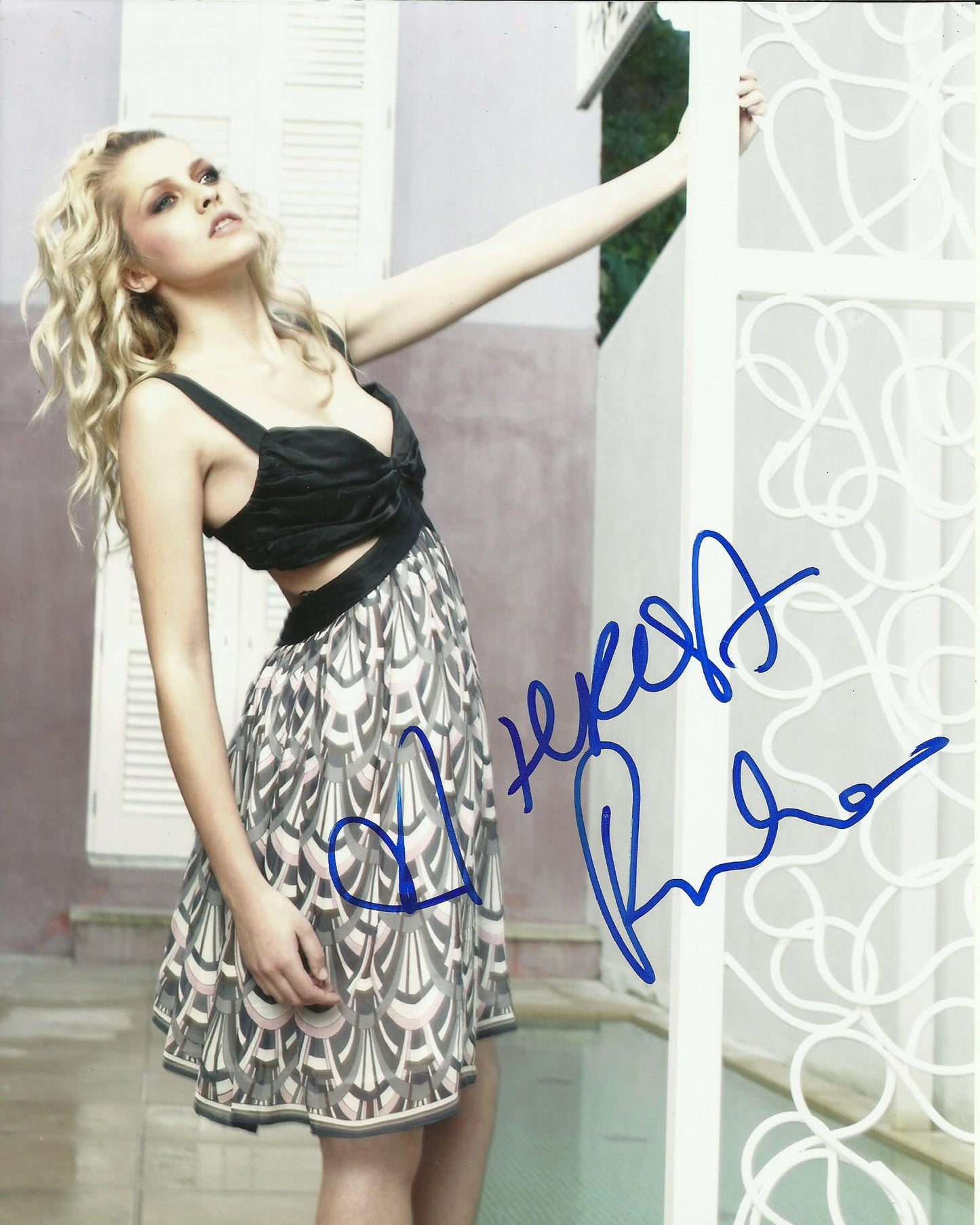 TERESA PALMER SIGNED SEXY 10X8 PHOTO (2)