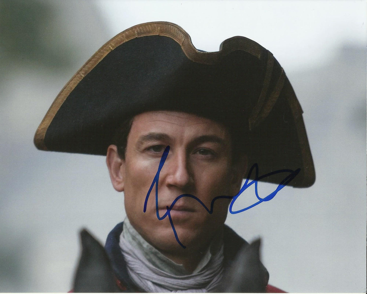 TOBIAS MENZIES SIGNED OUTLANDER 8X10 PHOTO (2)