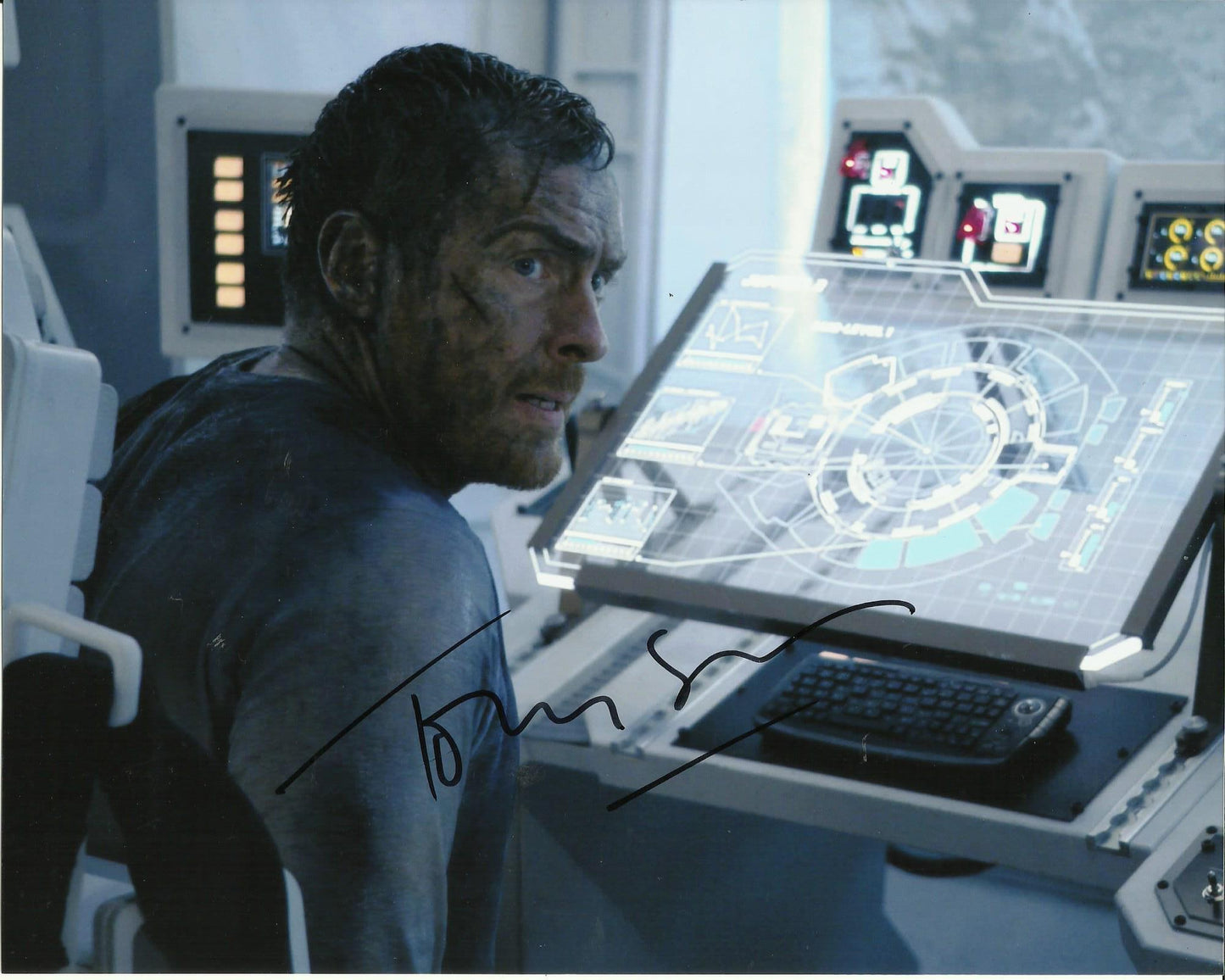 TOBY STEPHENS SIGNED LOST IN SPACE 8X10 PHOTO (1)