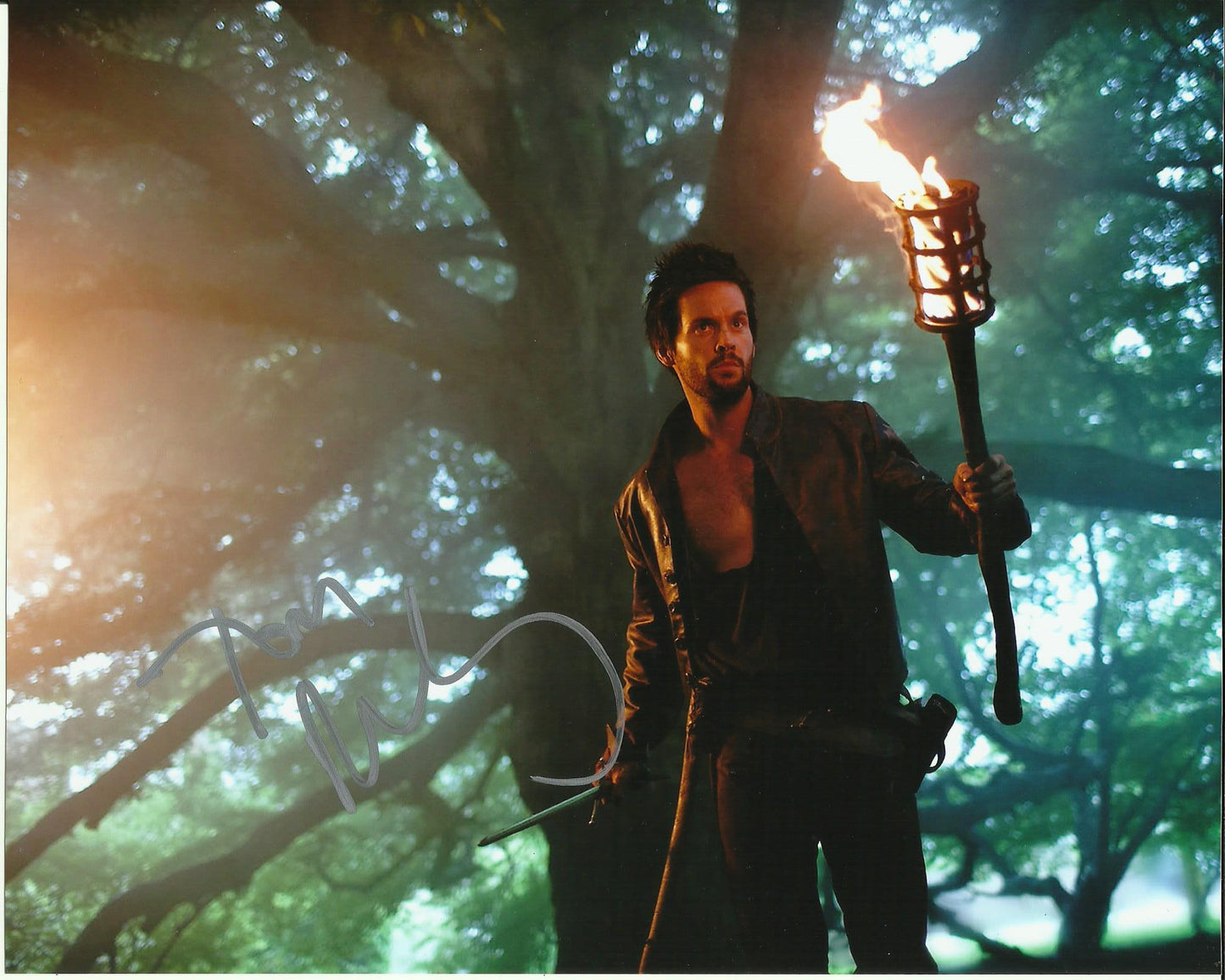 TOM RILEY SIGNED DA VINCI'S DEMONS 8X10 PHOTO (2)