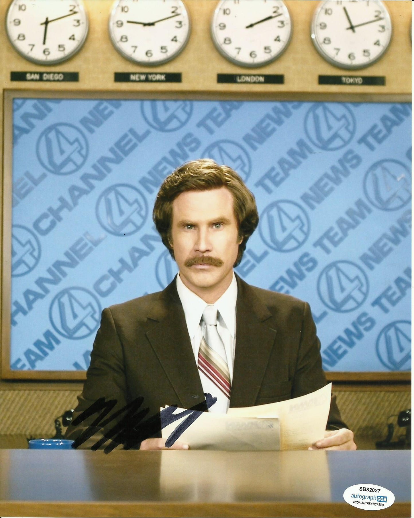 WILL FERRELL SIGNED ANCHORMAN 8X10 PHOTO ALSO ACOA (1)