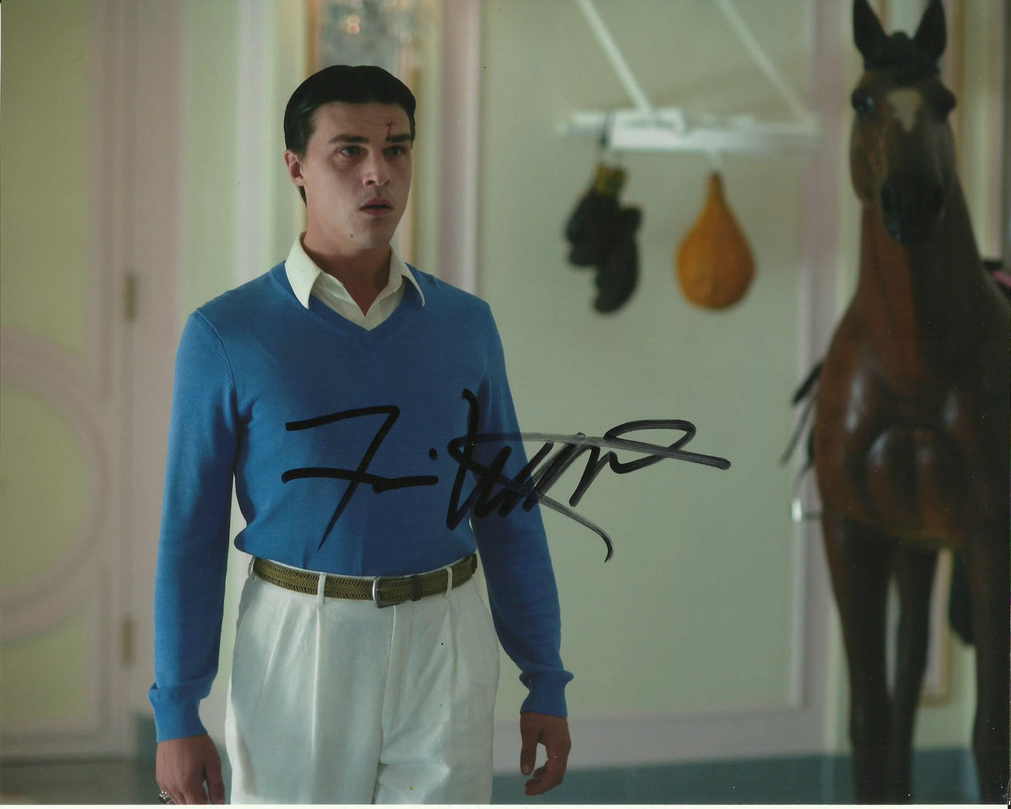 FINN WITTROCK SIGNED AMERICAN HORROR STORY 8X10 PHOTO (3)
