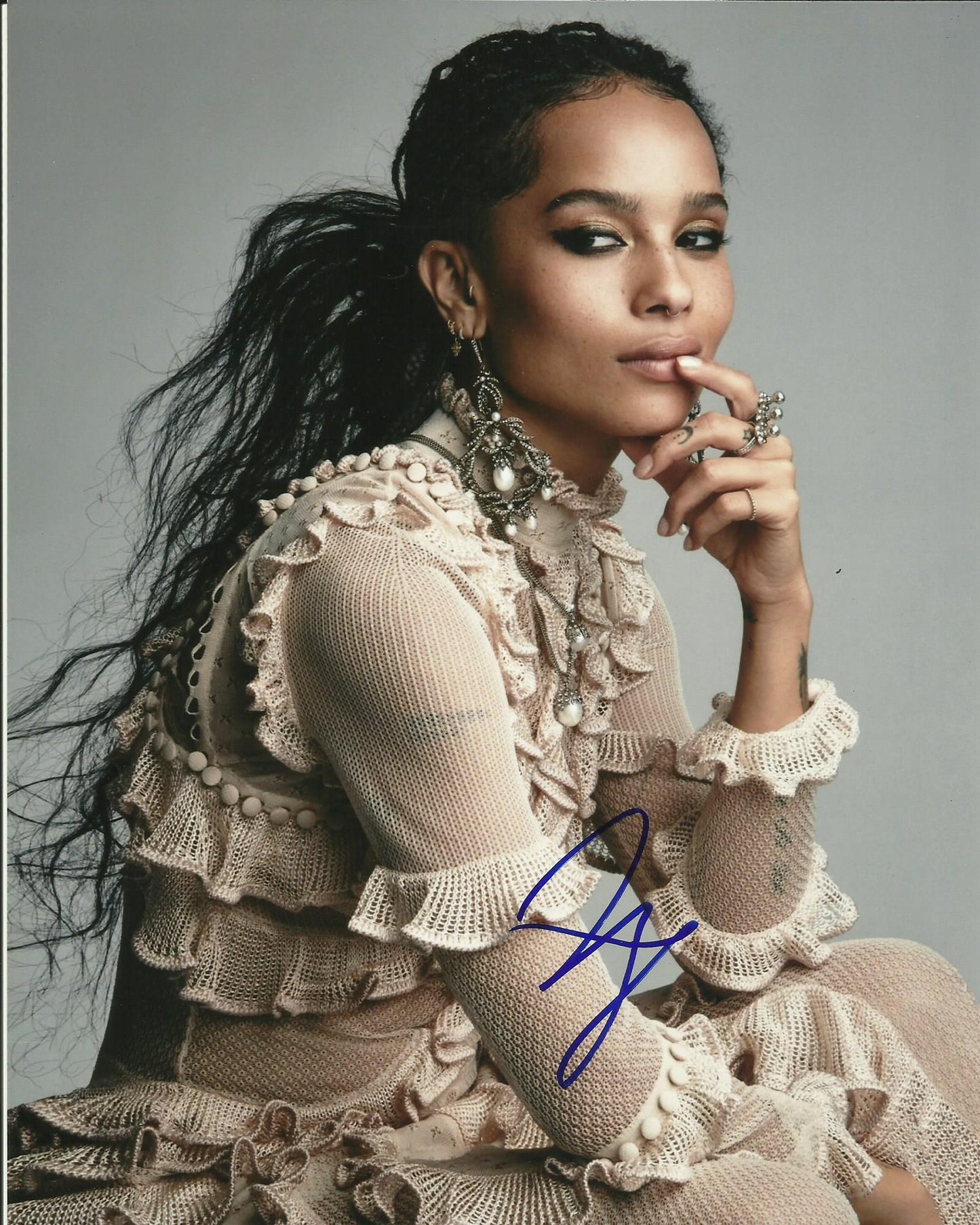 ZOE KRAVITZ SIGNED SEXY 10X8 PHOTO (4)