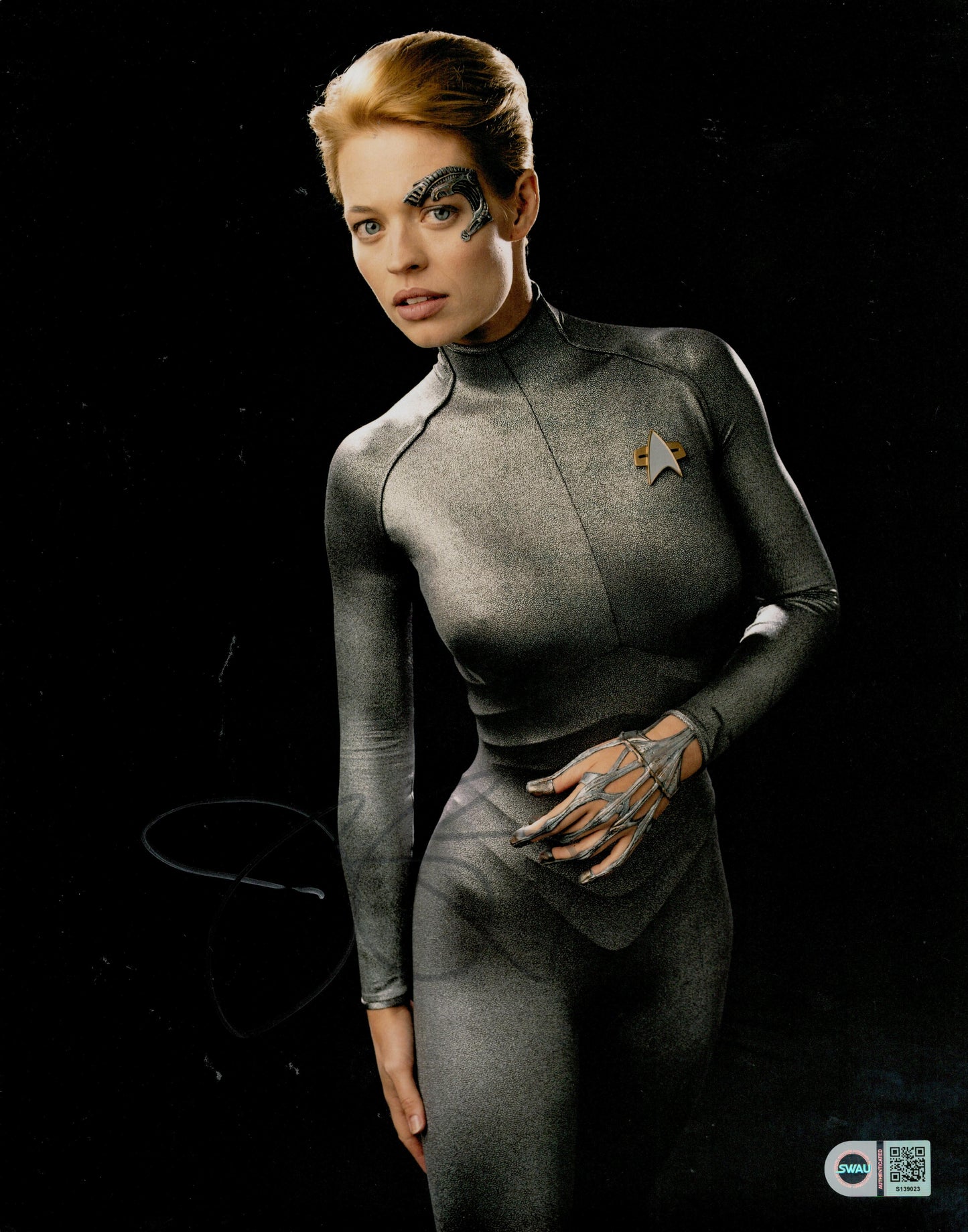 JERI RYAN SIGNED LARGE STAR TREK VOYAGER 14X11 PHOTO (1) ASO SWAU