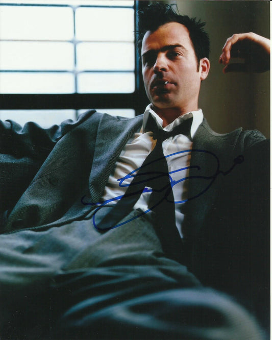 JUSTIN THEROUX SIGNED COOL 8X10 PHOTO (2)