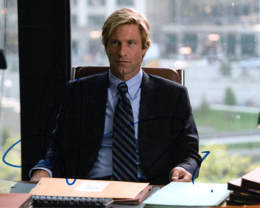 AARON ECKHART SIGNED THE DARK KNIGHT 8X10 PHOTO (1)