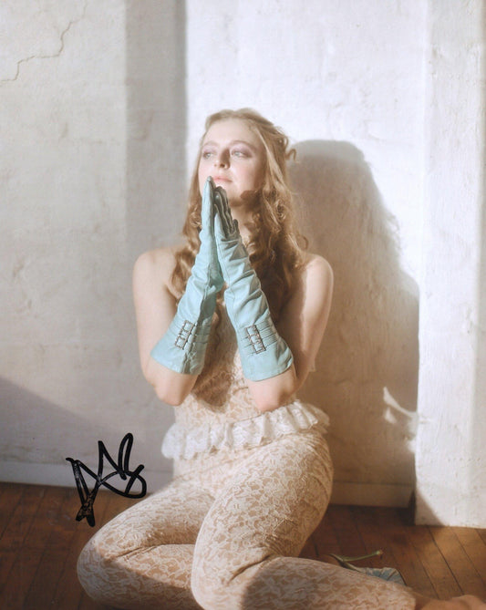 ANNA BARYSHNIKOV SIGNED SEXY 10X8 PHOTO (1)