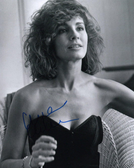 ANNE ARCHER SIGNED FATAL ATTRACTION 10X8 PHOTO