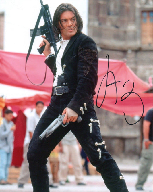 ANTONIO BANDERAS SIGNED DESPERADO 8X10 PHOTO (4)