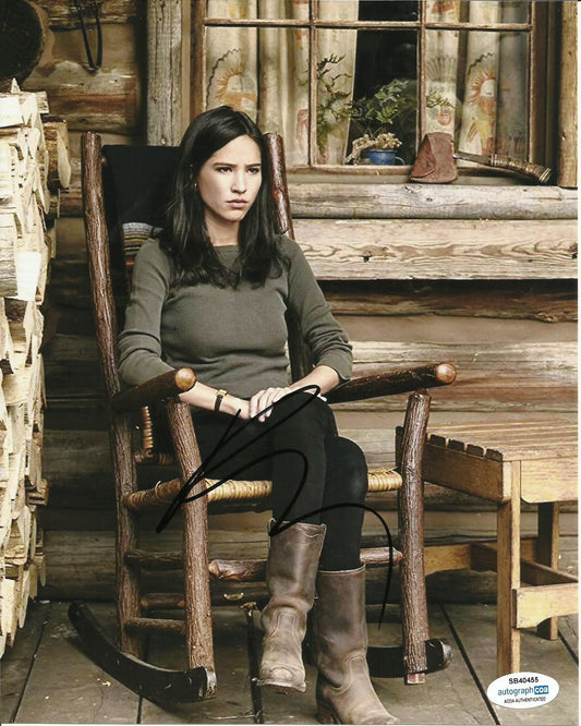 KELSEY ASBILLE SIGNED YELLOWSTONE 10X8 PHOTO (2) ALSO ACOA