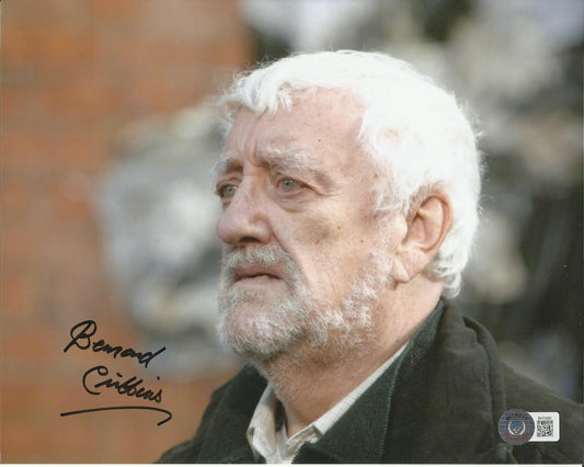 BERNARD CRIBBINS SIGNED  8X10 PHOTO   ALSO BECKETTS COA