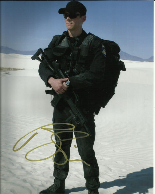 BRIAN J SMITH SIGNED STARGATE UNIVERSE SGU 8X10 PHOTO (2)