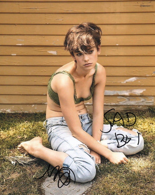 BRIGETTE LUNDY-PAINE SIGNED SEXY 10X8 PHOTO (2)