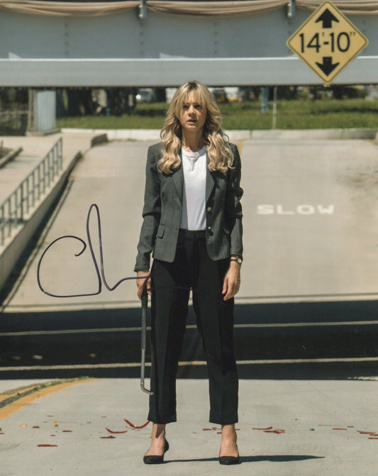 CAREY MULLIGAN SIGNED PROMISING YOUNG WOMAN 10X8 PHOTO (1)