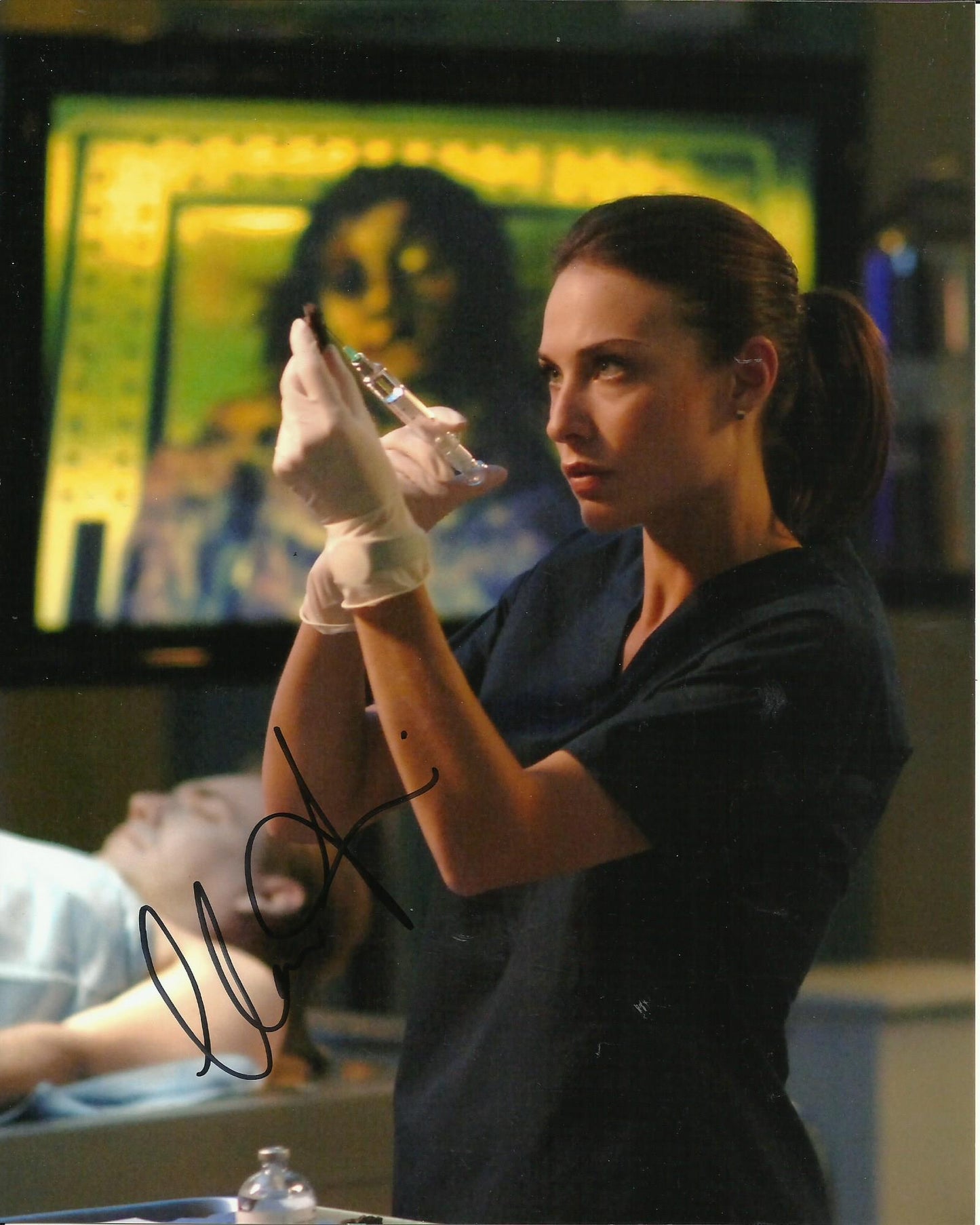 CLAIRE FORLANI SIGNED SEXY CSI NY 10X8 PHOTO (2)