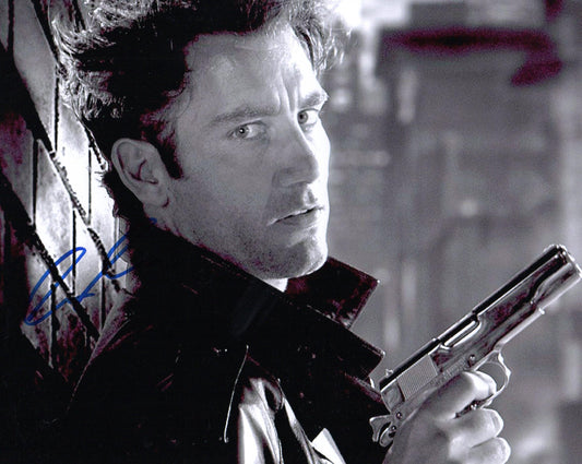 CLIVE OWEN SIGNED SHOOT EM UP 8X10 PHOTO (5)