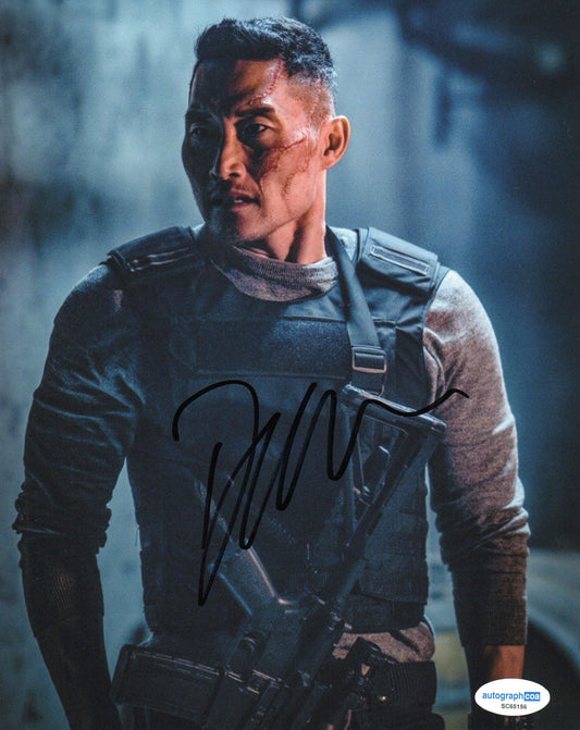 DANIEL DAE KIM SIGNED HELL BOY 8X10 PHOTO ALSO ACOA CERTIFIED (2)