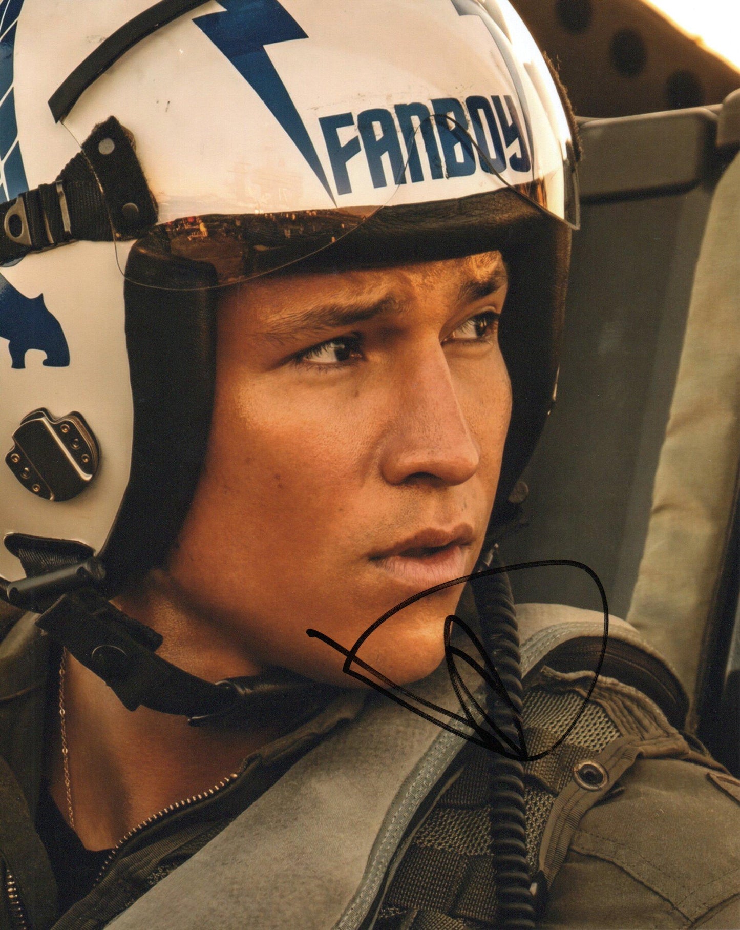 DANNY RAMIREZ SIGNED TOP GUN MAVERICK 8X10 PHOTO (2)