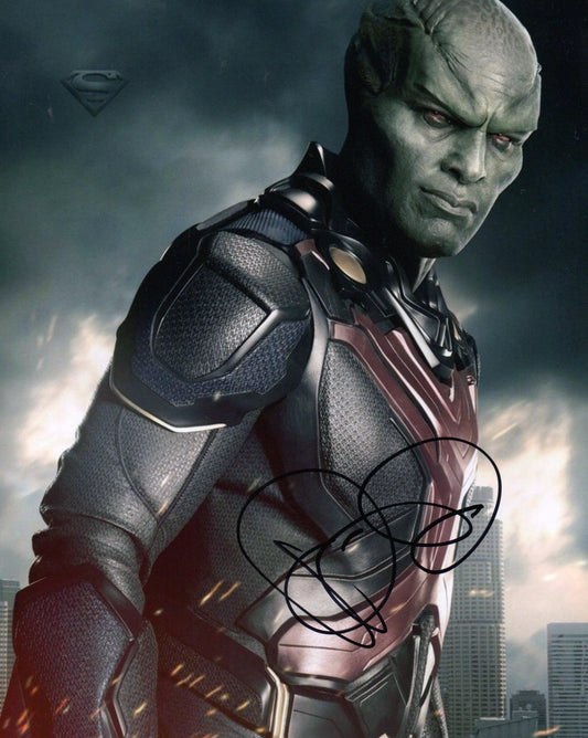 DAVID HAREWOOD SIGNED SUPERGIRL 8X10 PHOTO