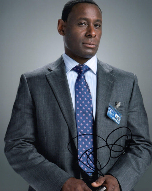 DAVID HAREWOOD SIGNED HOMELAND 8X10 PHOTO (1)
