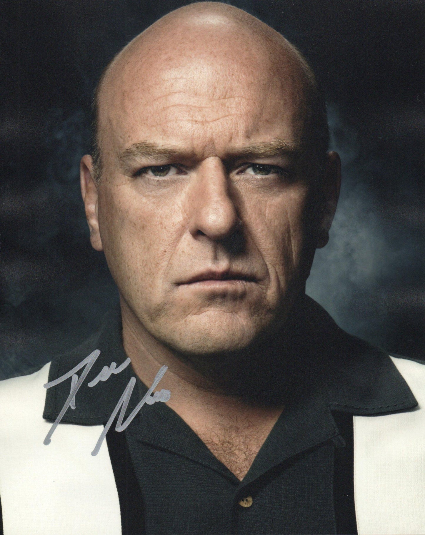 DEAN NORRIS SIGNED BREAKING BAD 8X10 PHOTO (4)