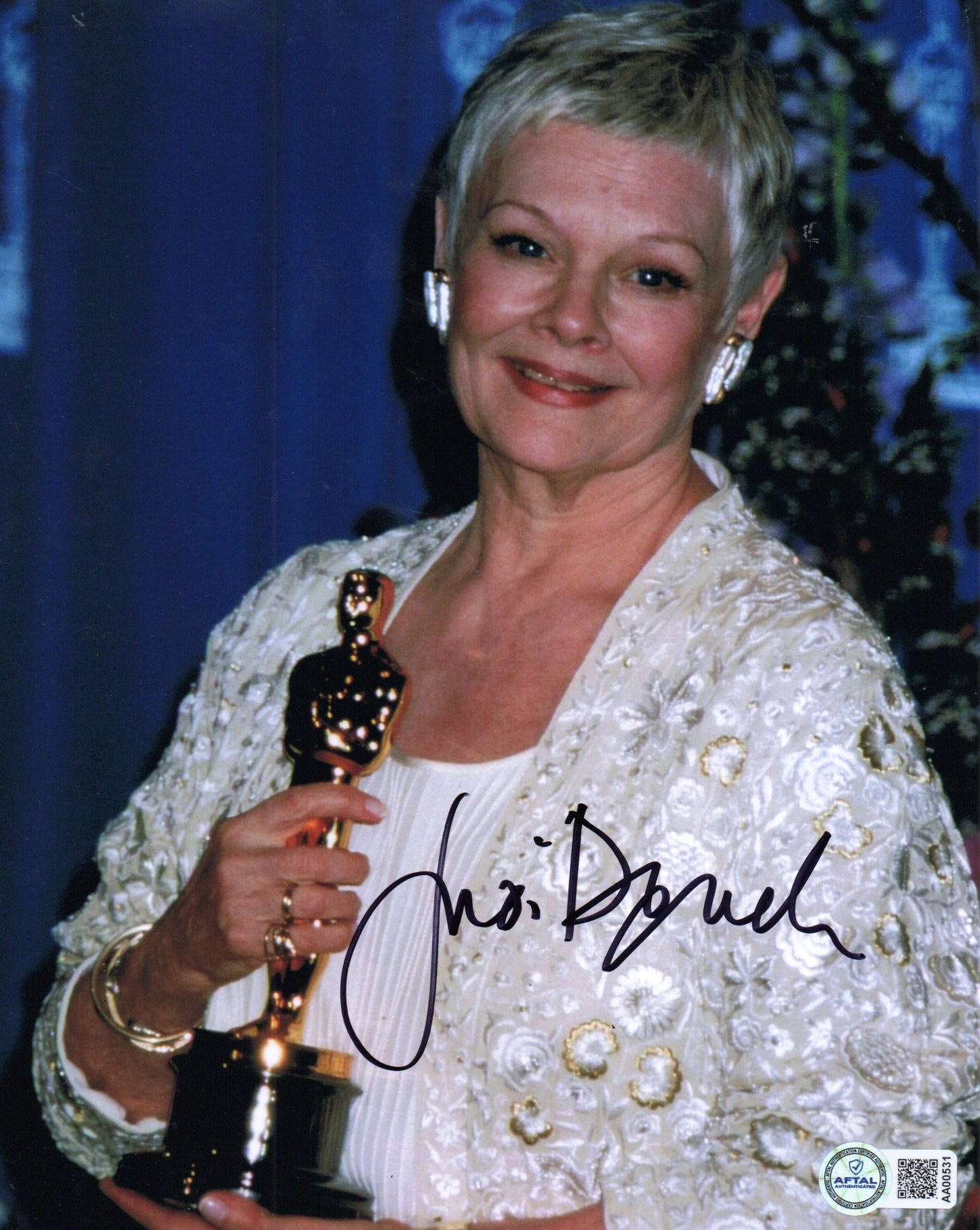 JUDI DENCH SIGNED OSCAR 10X8 PHOTO ALSO AFTAL AUTHENTICATION