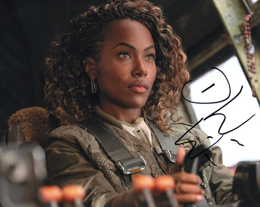 DEWANDA WISE SIGNED JURASSIC WORLD DOMINION 10X8 PHOTO (2)