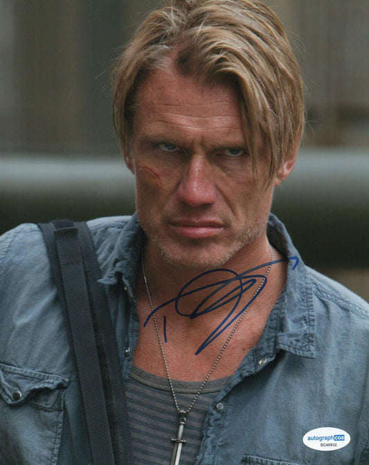 DOLPH LUNDGREN SIGNED EXPENDABLES 8X10 PHOTO ALSO ACOA CERTIFIED (3)