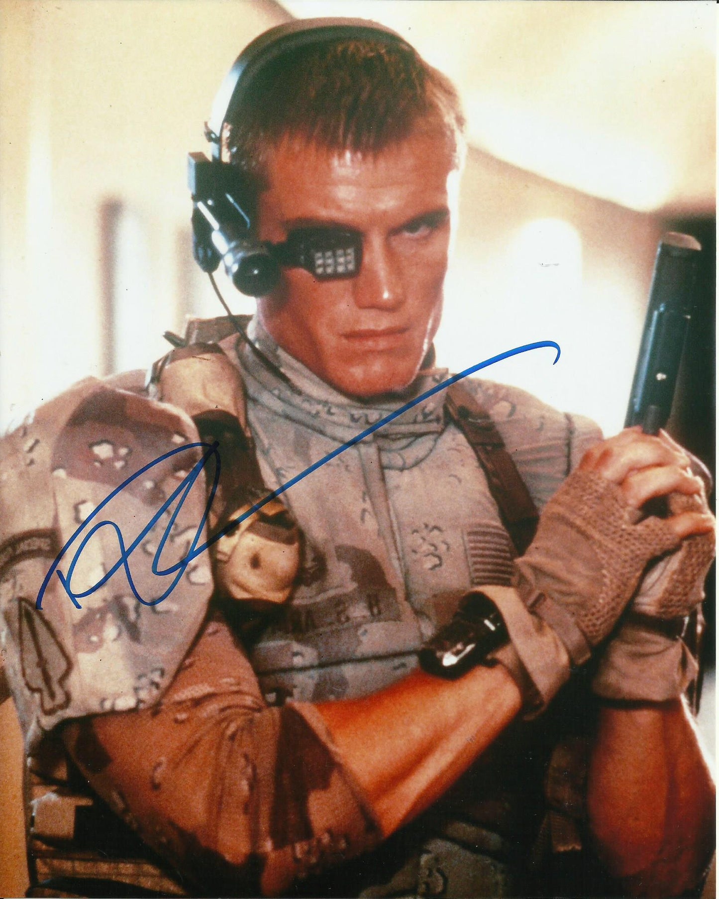 DOLPH LUNDGREN SIGNED UNIVERSAL SOLDIER 8X10 PHOTO (3)