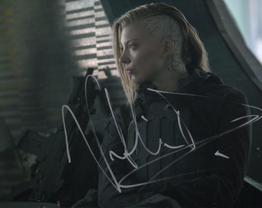 NATALIE DORMER SIGNED HUNGER GAMES 8X10 PHOTO (2)